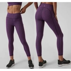 Athleta Ultimate Stash Pocket Textured 7/8 Tights in Purple